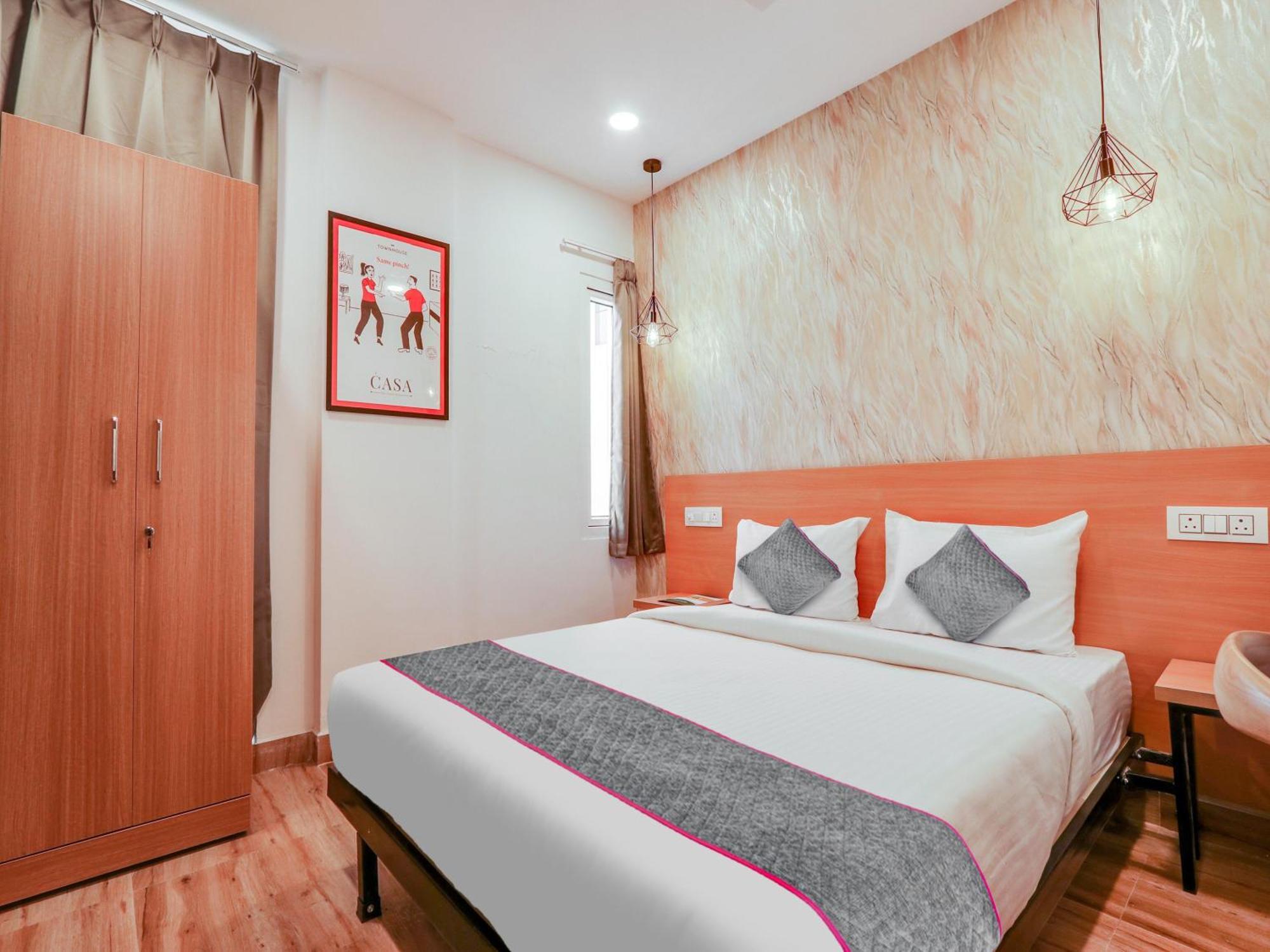 Townhouse Casa Grand Hotel Hyderabad Eksteriør billede