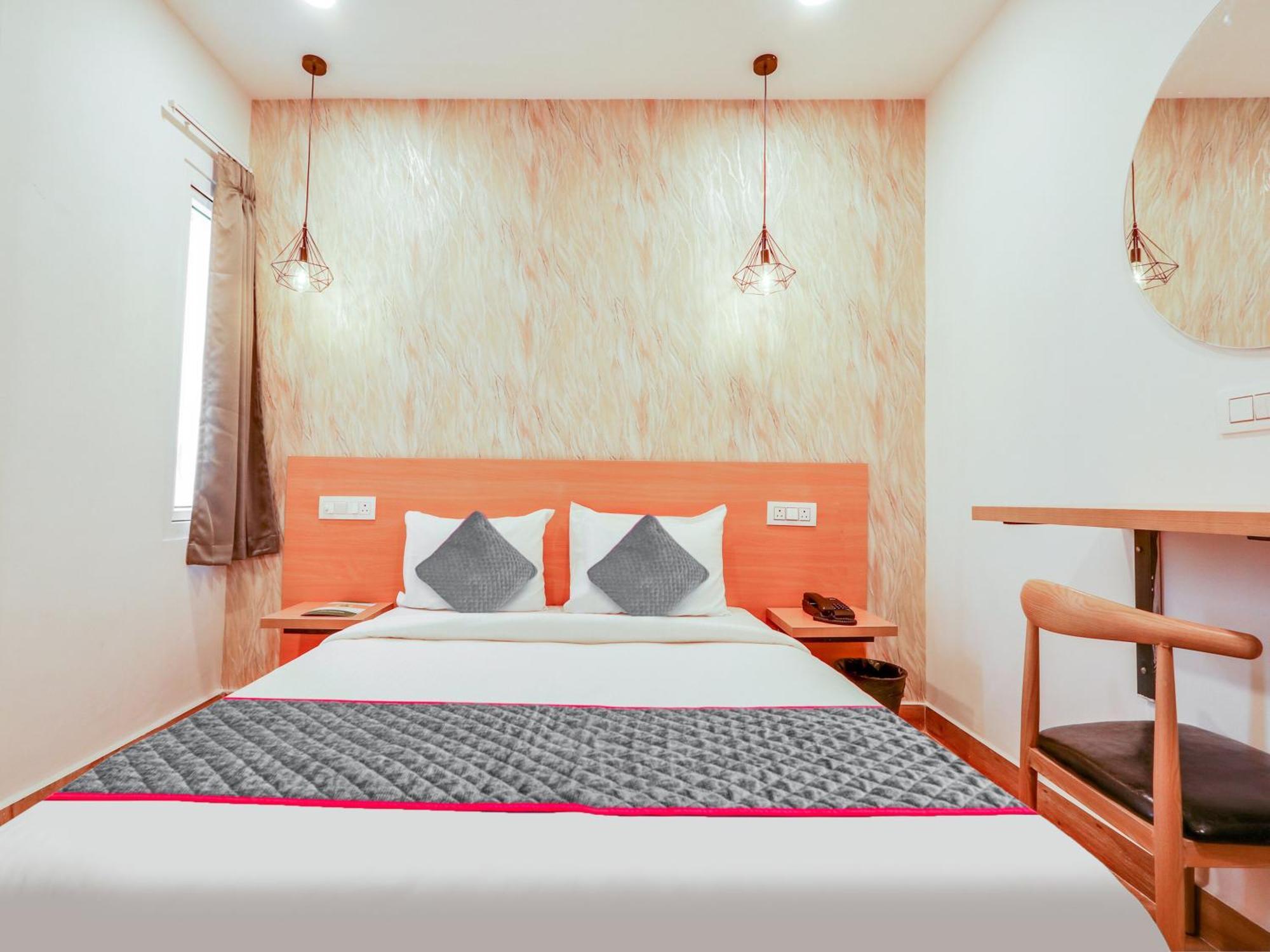 Townhouse Casa Grand Hotel Hyderabad Eksteriør billede